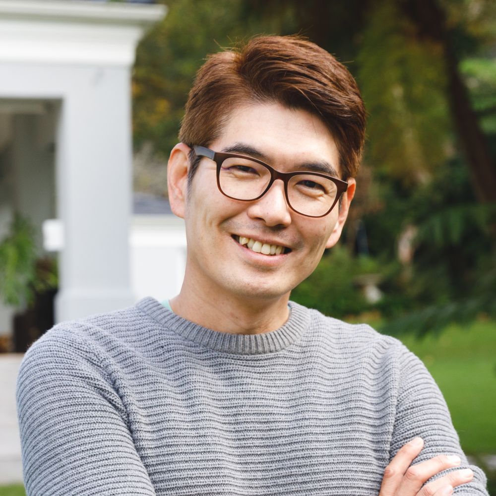 Sale portrait of happy asian man wearing glasses smilin rtwnw4m 1.jpg