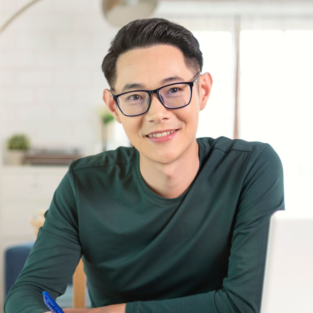 Sale smiling handsome asian businessman working from ho vgxejqq 1.jpg